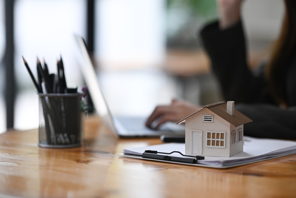 Loi Girardin : Comprendre les avantages et les conditions pour optimiser votre investissement