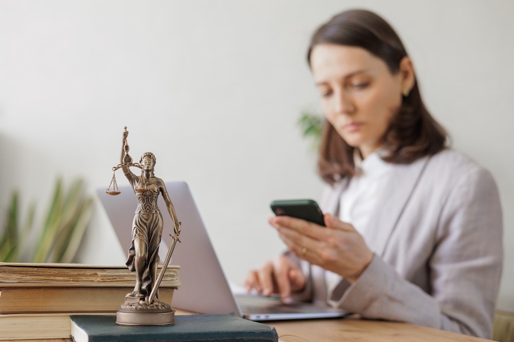 Changer le siège social d'une société : procédure et conséquences