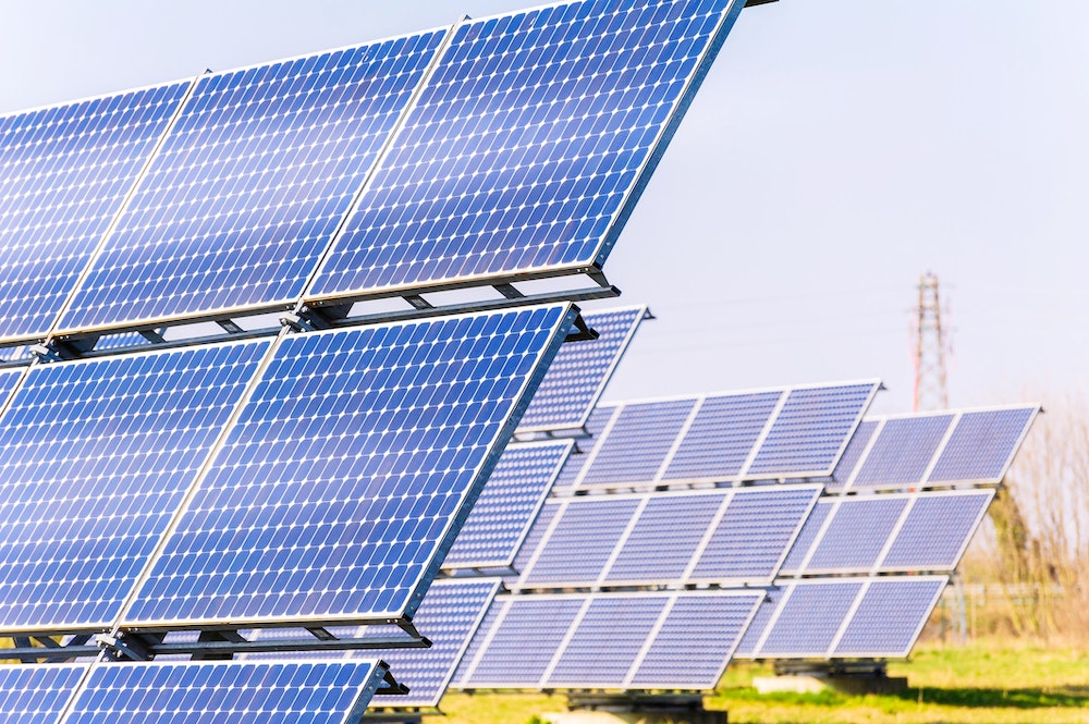 Autorisation pour la mise en place de panneaux solaires : un guide juridique complet