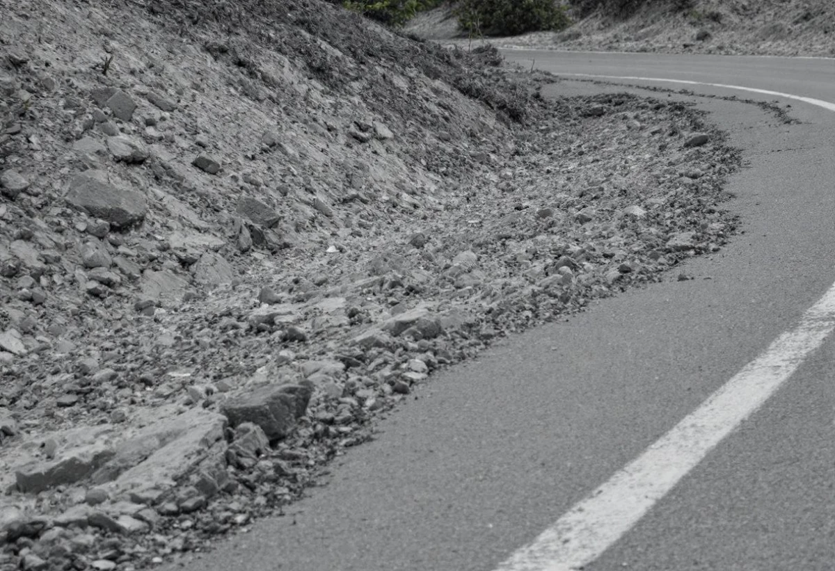 Puis-je demander une indemnisation pour un accident causé par une route dégradée ?