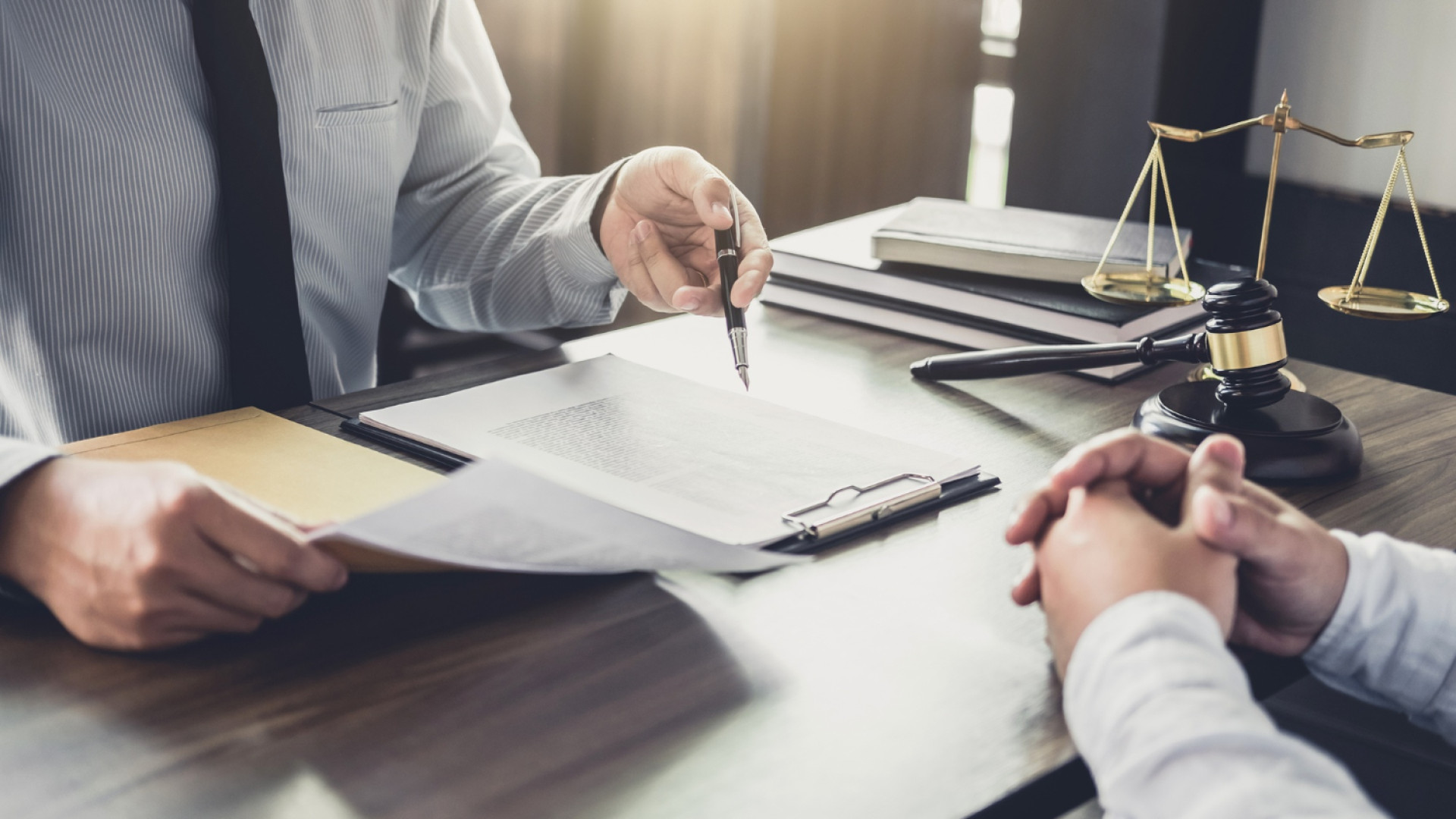 Pourquoi faire appel à un cabinet d'avocats local à Annecy ?