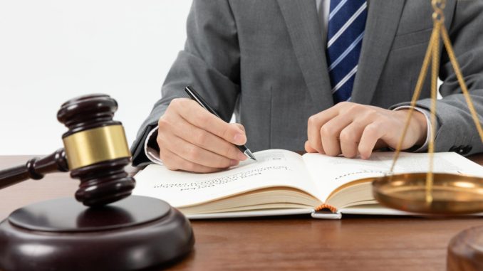 Dommages corporels : quelles différences entre avocat généraliste et avocat spécialisé ?